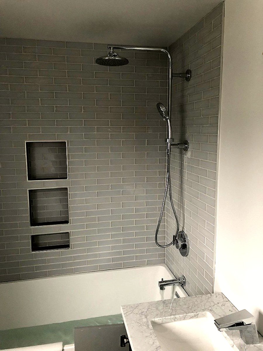 Chrome tub & rain shower