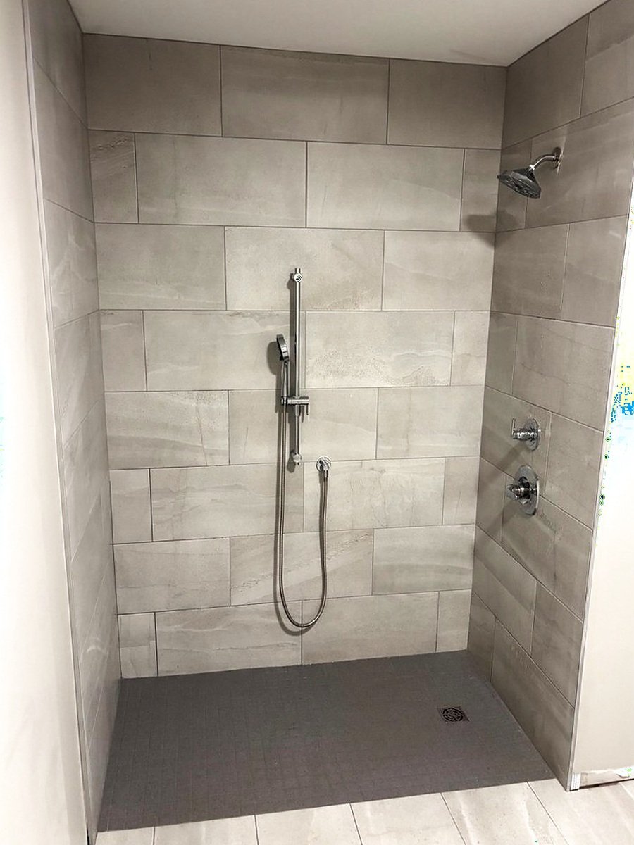 Curbless walk-in shower