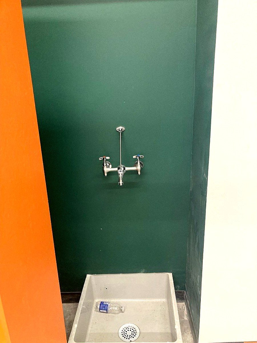 Service basin faucet