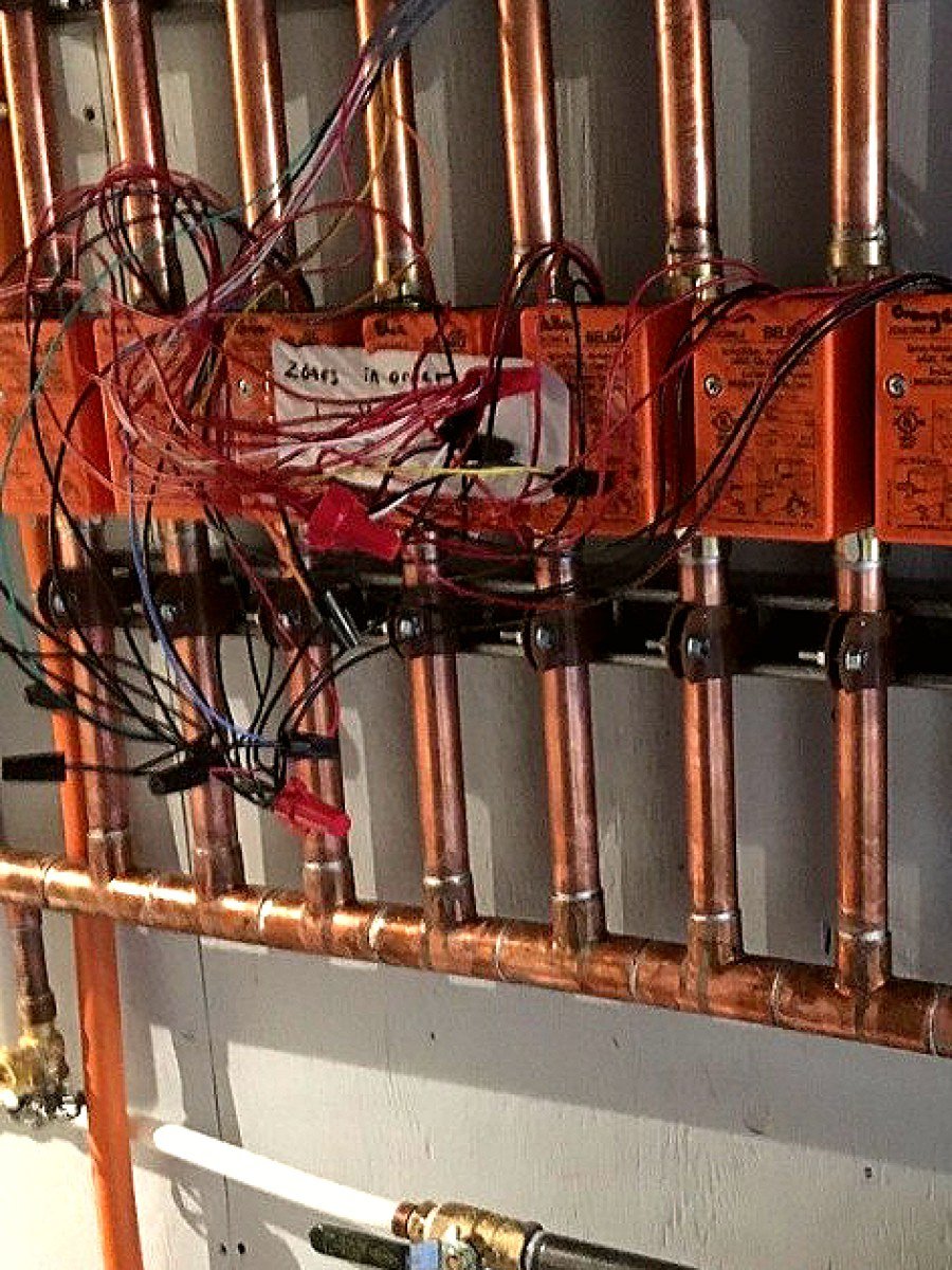 Zone valve manifold
